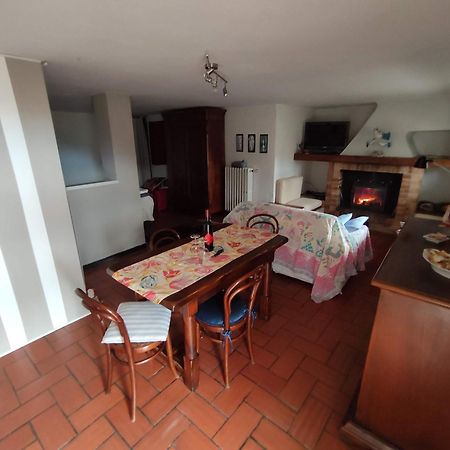 Independent Apartment With A Fabulous Patio - Casa Penny Cisano sul Neva Luaran gambar