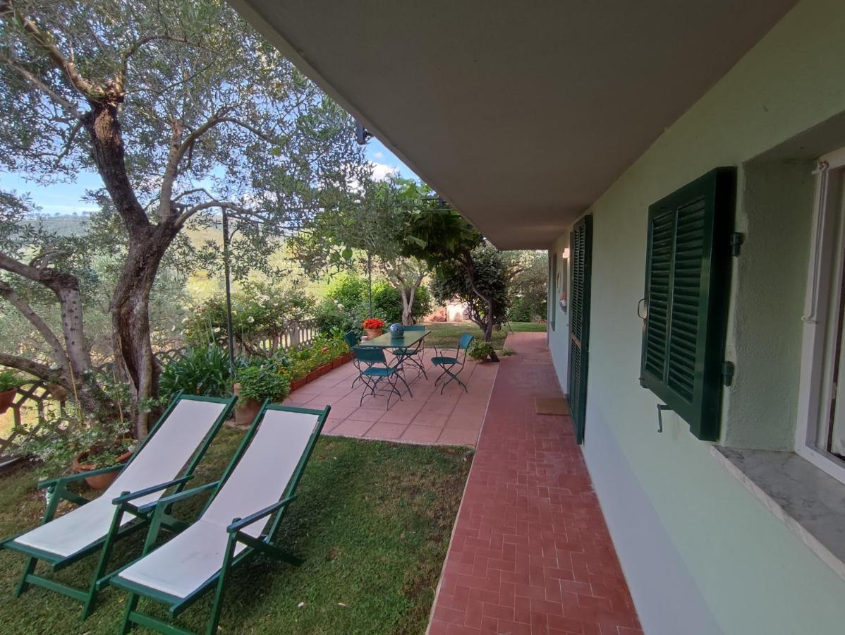 Independent Apartment With A Fabulous Patio - Casa Penny Cisano sul Neva Luaran gambar